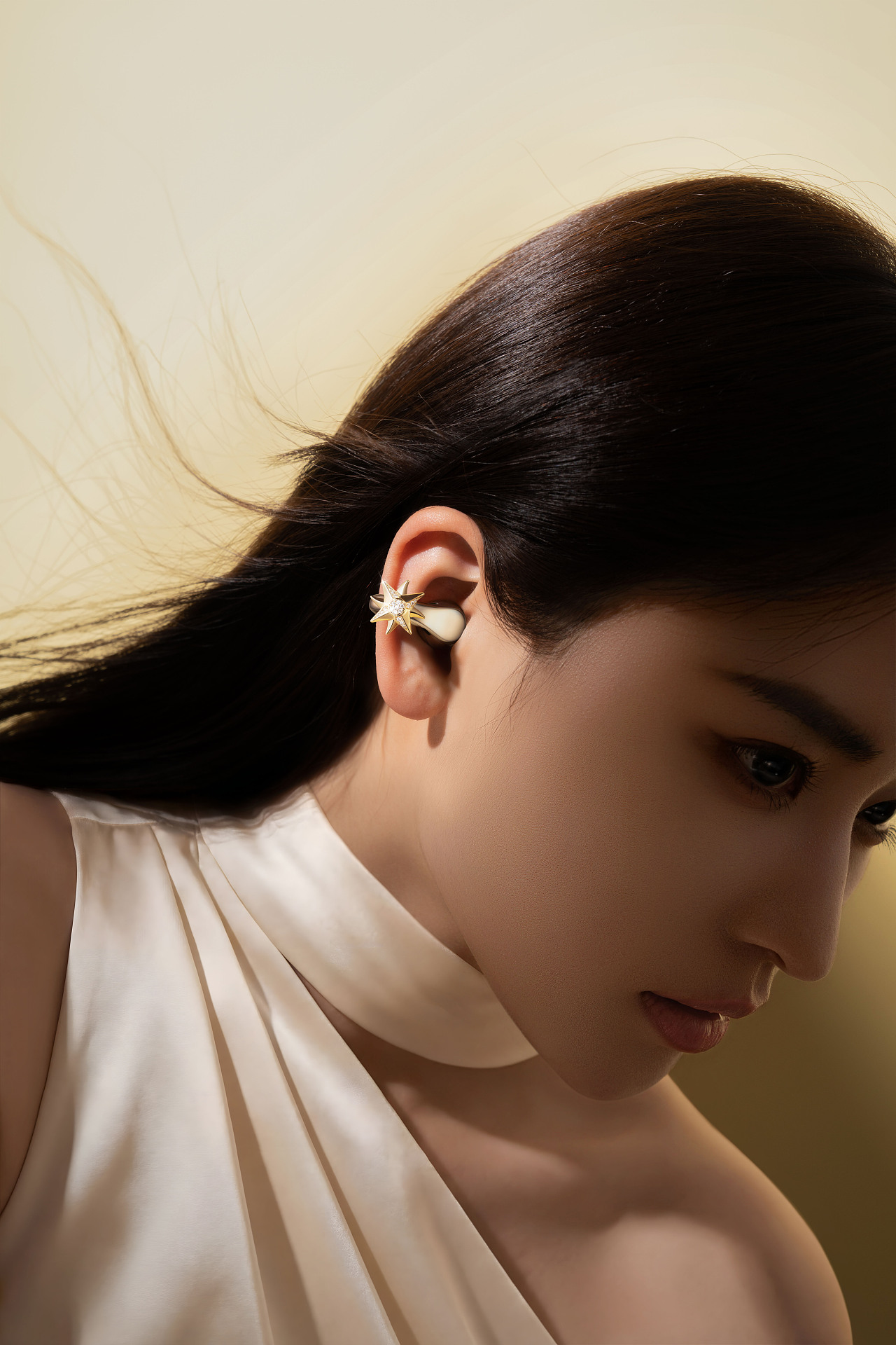 OPPO Enco Clip2孙颖莎定制礼盒｜产品摄影（图ZNDA2MzM1MTA0） - 产品摄影 - 站酷设计师呀是鸭哥啊原创素材 - 站酷ZCOOL