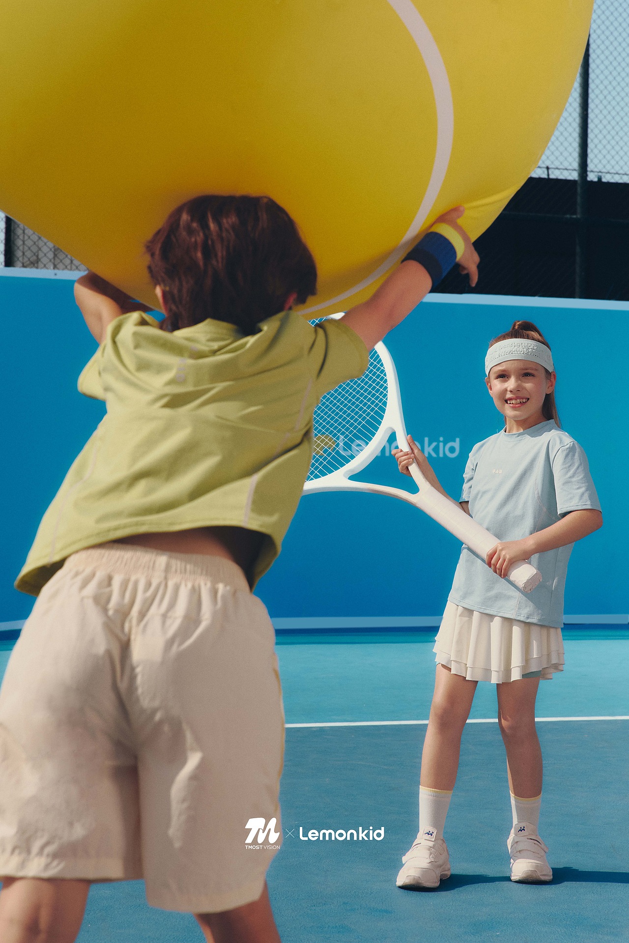 Lemonkid儿童运动大片｜我们把网球场拍成了童年游乐场（图ZNDA2MzM3MDU2） - 人像摄影 - 站酷设计师TMOSTKIDS原创素材 - 站酷ZCOOL