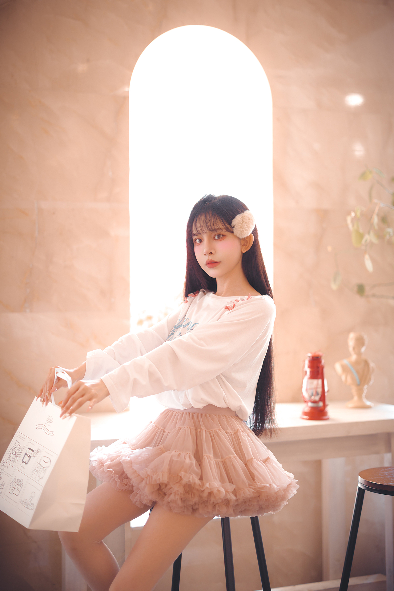 咖啡店人像（图ZNDA2NTEyMjAw） - 人像摄影 - 站酷设计师教摄影的张老师原创素材 - 站酷ZCOOL