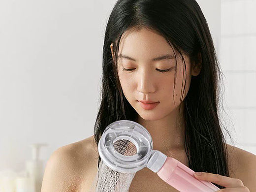 语沐花洒