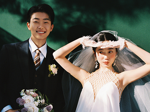 随性、自然，不被定义的小众胶片婚纱照🎞️