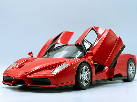 Ferrari Enzo 1:18 HOTWHEELS