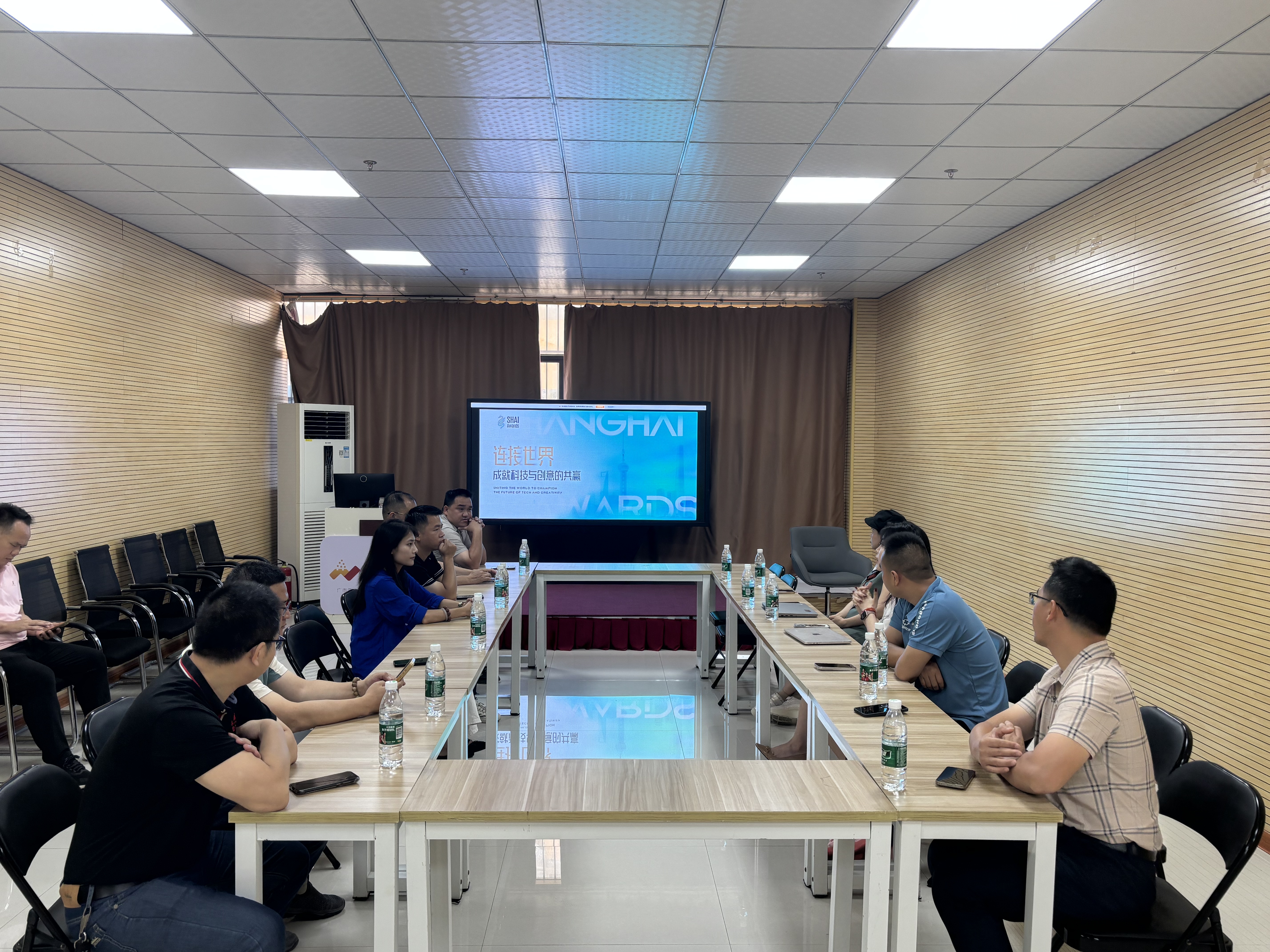 “探索东盟品牌合作与广告沙龙”2026年第一站南宁国家广告产业园区搭建跨境合作新桥梁（图ZMTU2MDM5NjQ=） - 资讯 - 站酷设计师SHAIAwards原创素材 - 站酷ZCOOL
