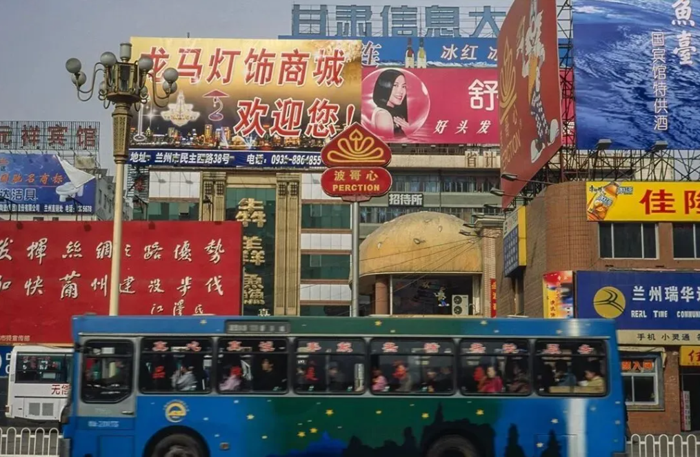 中式梦核建筑是怎么来的？为什么能全国统一？（图ZMTU2MTE2MjQ=） - 观点 - 站酷设计师叶子_Studio原创素材 - 站酷ZCOOL