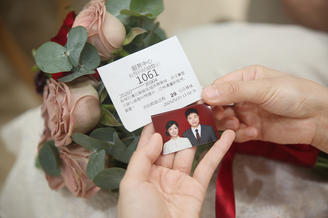 深圳领证跟拍 女摄约拍（图ZNDA3Mjk1NTE2） - 人像摄影 - 站酷设计师深圳女摄LUMIN原创素材 - 站酷ZCOOL