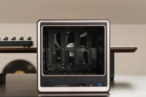 双万兆加持！DXP4800GT 打造高效存储新范式（图ZMTU2MzU0NTY=） - 资讯 - 站酷设计师科技资讯原创素材 - 站酷ZCOOL