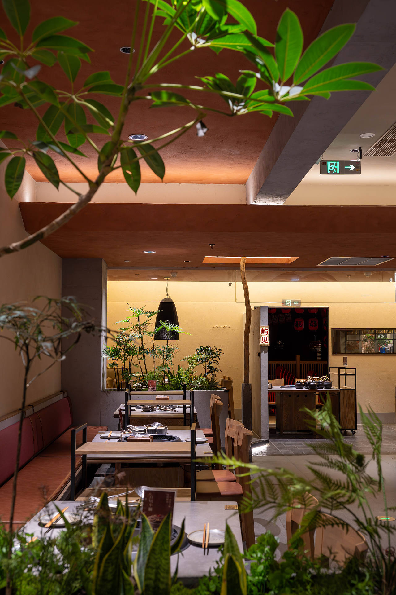 山野设计 × 巴邑火锅 宁波印象城店（图ZNDA3ODEyMTky） - 酒店餐饮设计 - 站酷设计师Shanyedesign原创素材 - 站酷ZCOOL