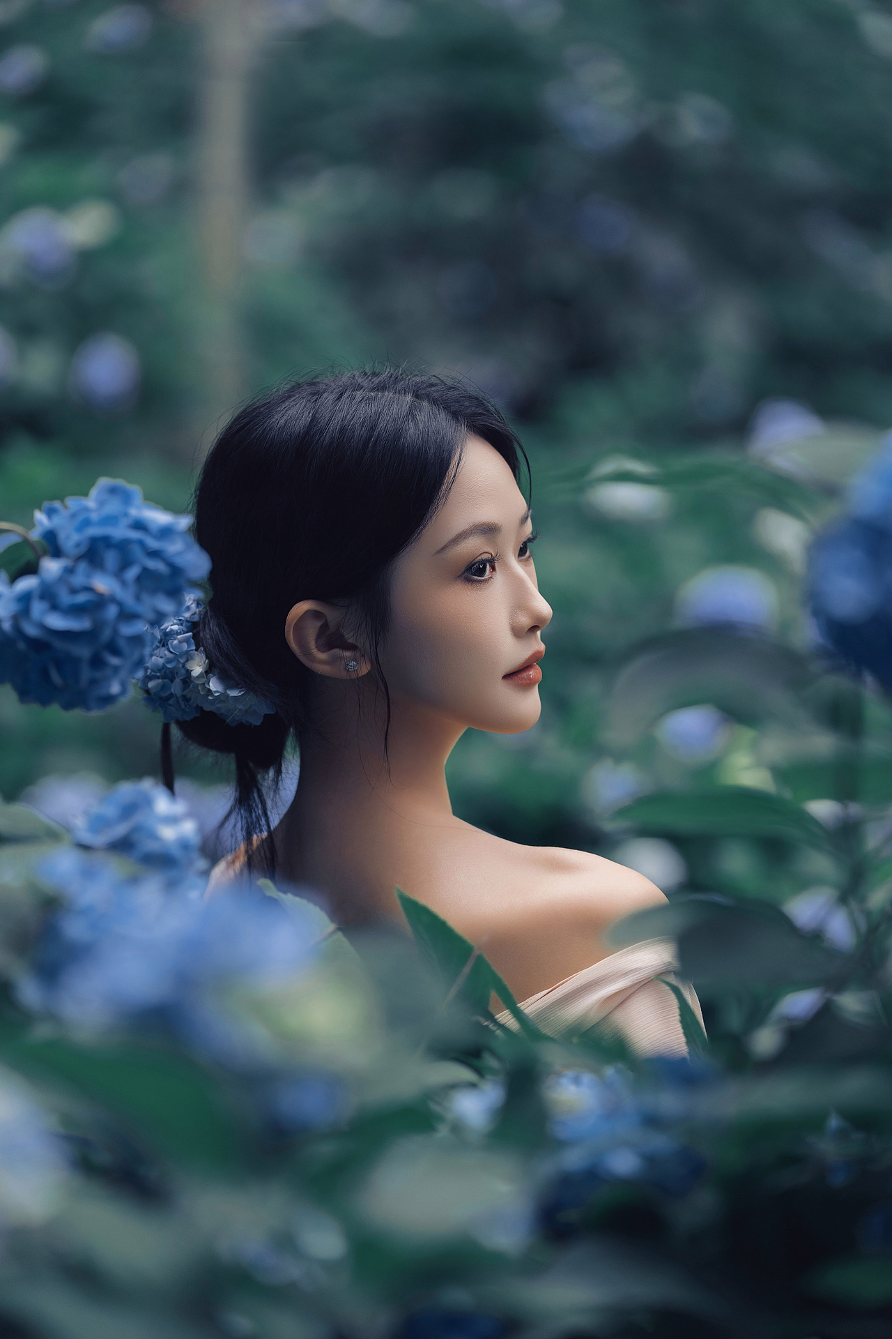 雾蓝色的夏（图ZNDA3ODY1MzA4） - 人像摄影 - 站酷设计师晓驷原创素材 - 站酷ZCOOL