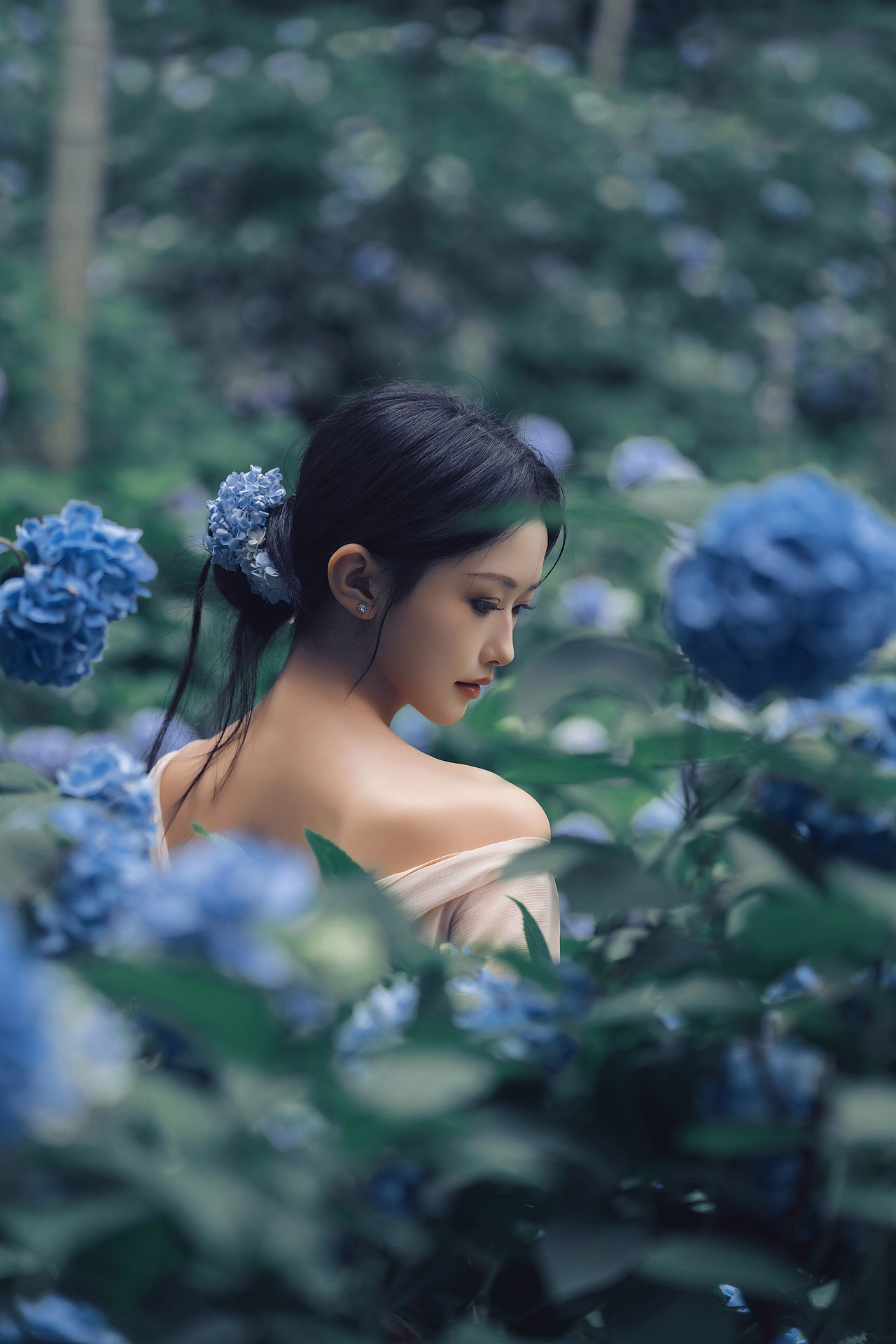 雾蓝色的夏（图ZNDA3ODY1MzA0） - 人像摄影 - 站酷设计师晓驷原创素材 - 站酷ZCOOL
