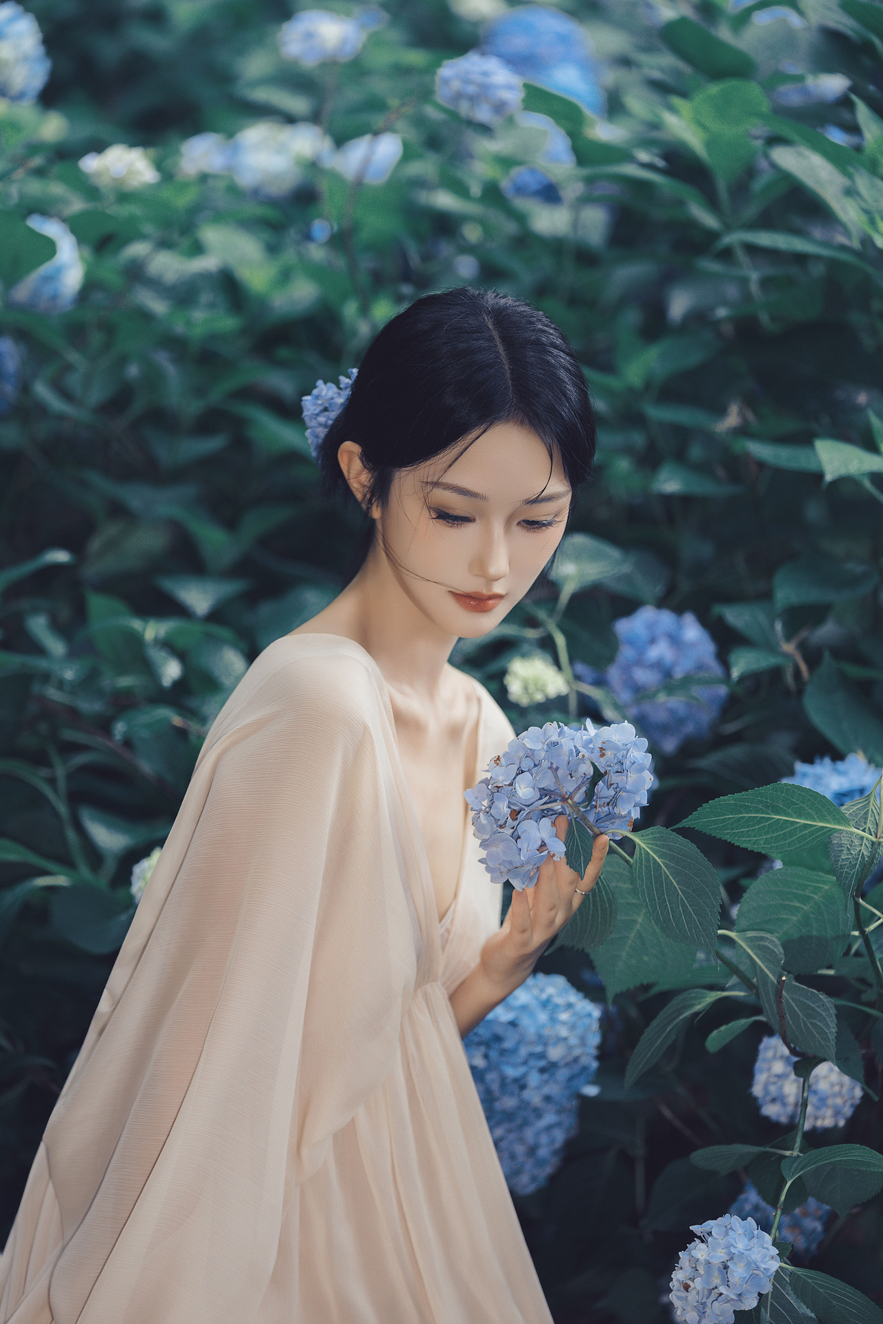 雾蓝色的夏（图ZNDA3ODY1MzY4） - 人像摄影 - 站酷设计师晓驷原创素材 - 站酷ZCOOL
