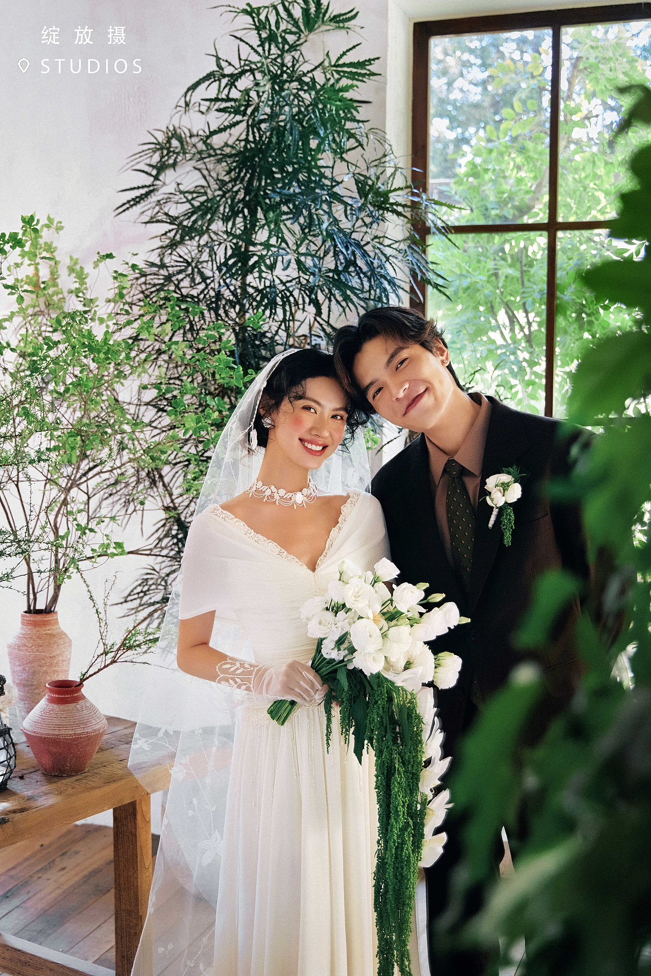 谁能拒绝森系氛围感复古婚纱照呀❤️美鼠啦～（图ZNDA4MDgyNTQw） - 婚礼摄影 - 站酷设计师绽放摄胶片摄影原创素材 - 站酷ZCOOL