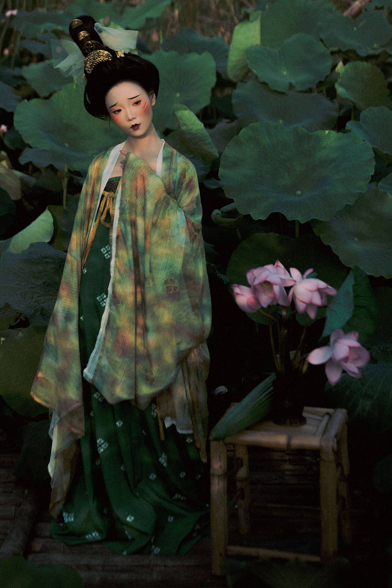 仲夏荷韵（图ZNDA4NzEwMzQw） - 人像摄影 - 站酷设计师若寒Rock原创素材 - 站酷ZCOOL