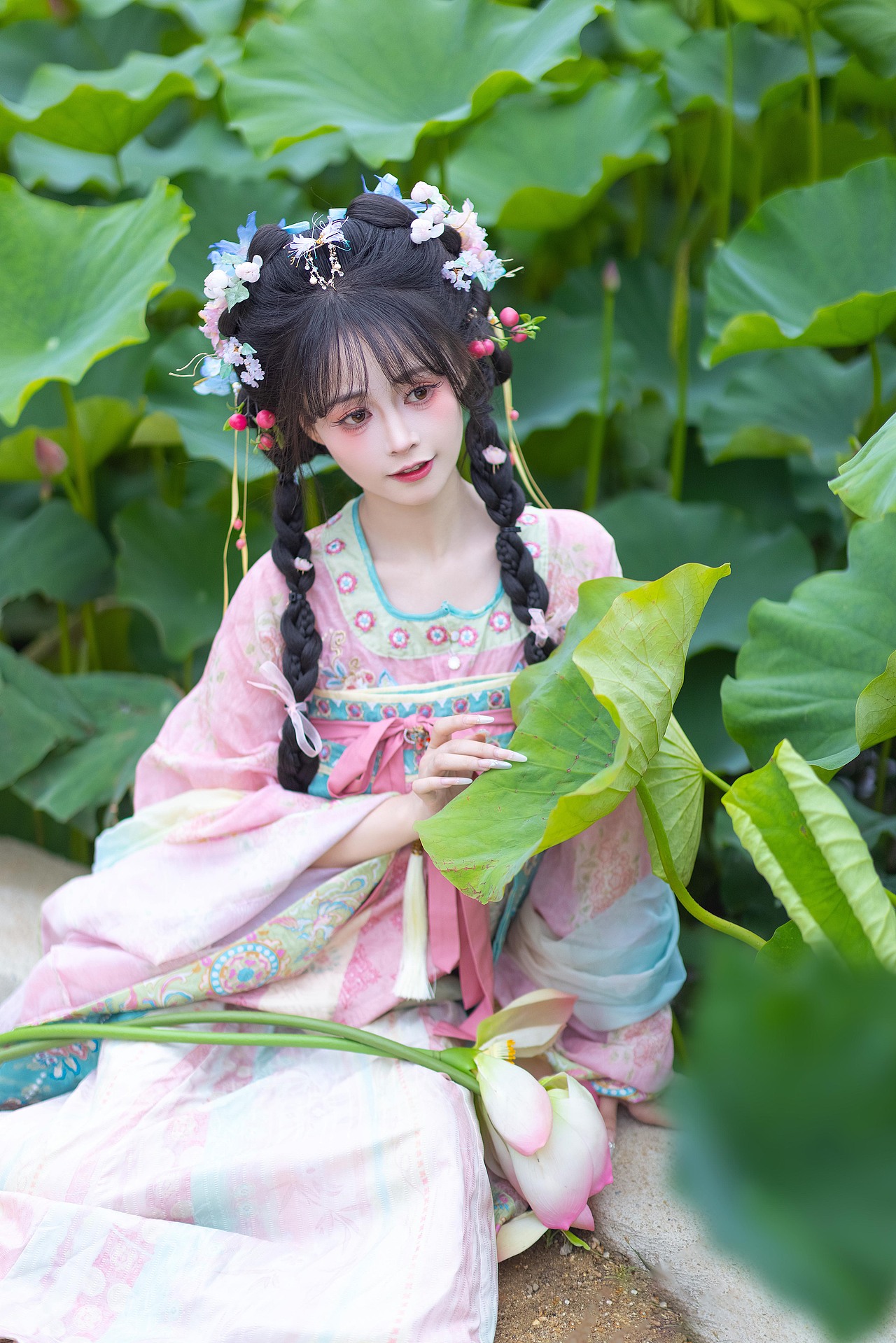 莲下少女（图ZNDA4NzMzMDQ0） - 人像摄影 - 站酷设计师莓兮MAY原创素材 - 站酷ZCOOL
