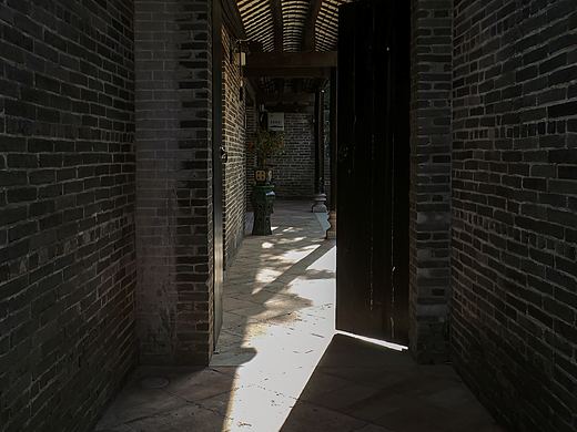 光