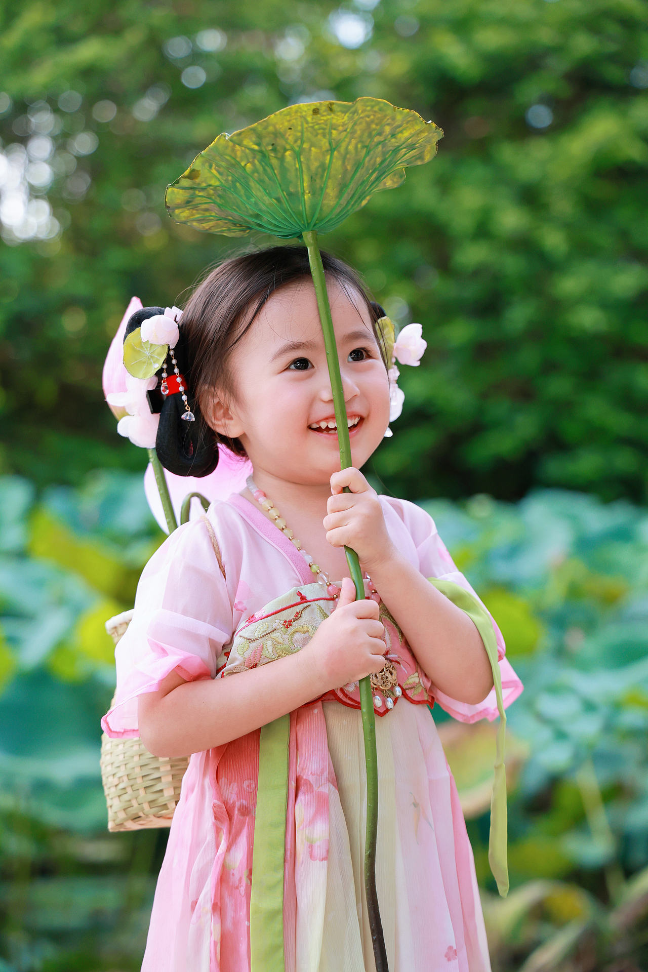 深圳洪湖公园 汉服小公主写真 饮茶、吃西瓜（图ZNDA4ODY5OTg0） - 人像摄影 - 站酷设计师摄影师杨涛原创素材 - 站酷ZCOOL