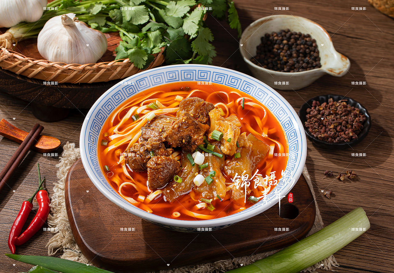 宜昌红油小面/牛肉面菜单拍摄/杂酱面/拍照/美食摄影（图ZNDA4ODgzMzky） - 美食摄影 - 站酷设计师宜昌锦食摄影原创素材 - 站酷ZCOOL