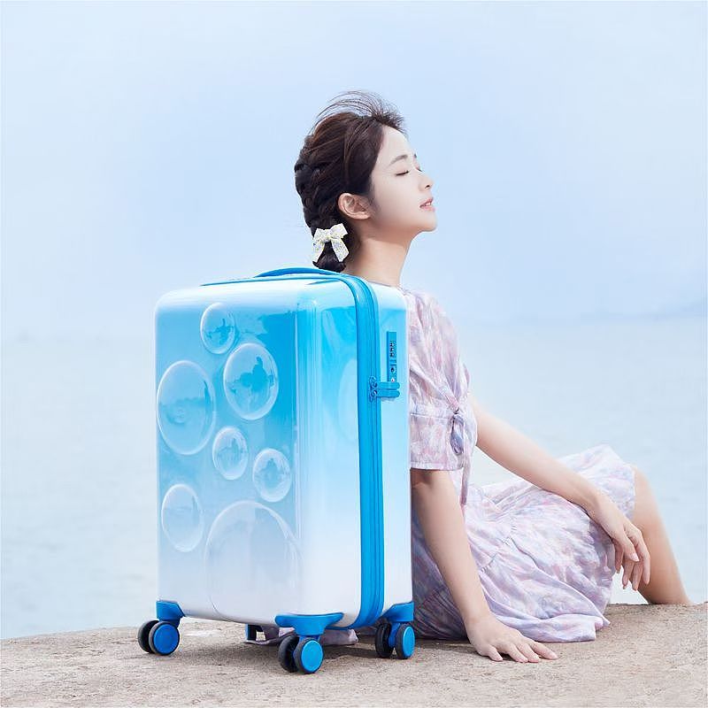 马卡龙色行李箱场景图欣赏（图ZNDA4OTQ4NTIw） - 产品摄影 - 站酷设计师即刻产品摄影原创素材 - 站酷ZCOOL