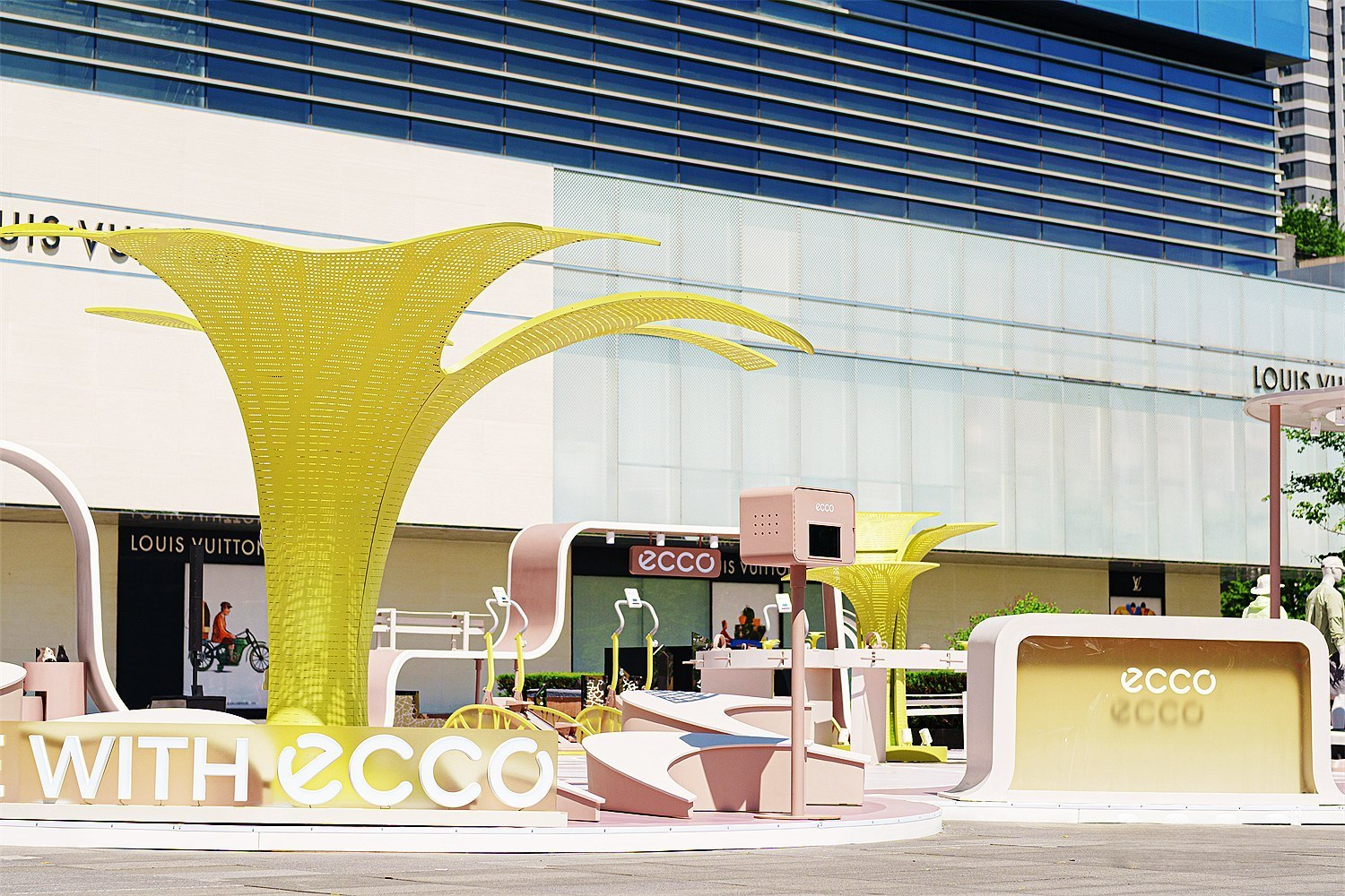 城市户外主题快闪的空间叙事策略-ECCO TOPIA 全国巡展沈阳站-肆墨设计（图ZMTU2OTcwMTI=） - 资讯 - 站酷设计师肆墨设计原创素材 - 站酷ZCOOL