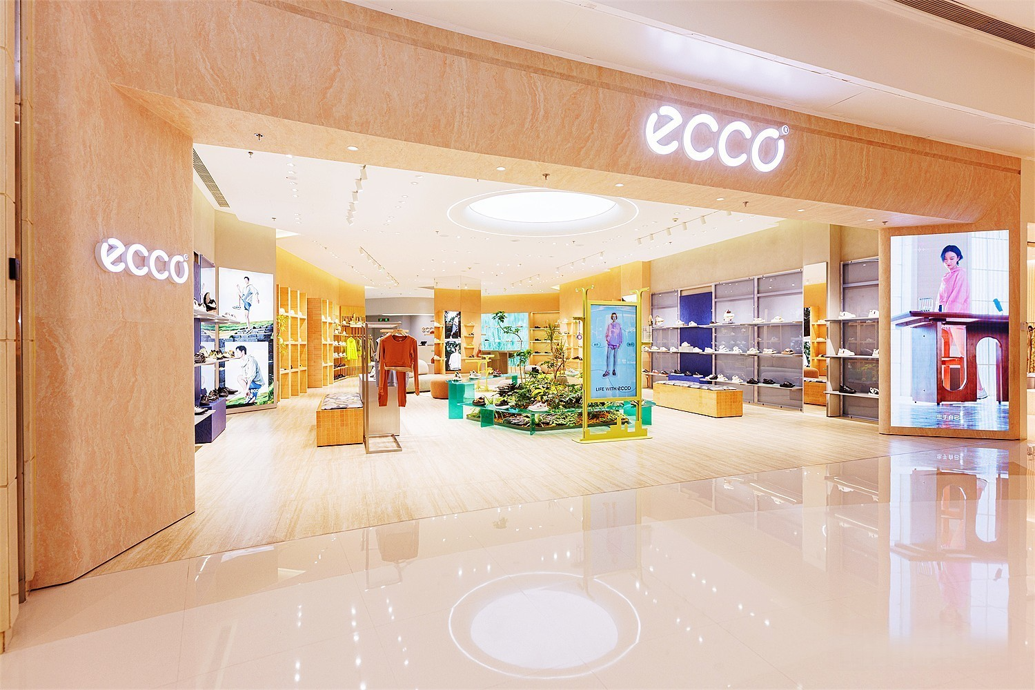 城市户外主题快闪的空间叙事策略-ECCO TOPIA 全国巡展沈阳站-肆墨设计（图ZMTU2OTcwNDA=） - 资讯 - 站酷设计师肆墨设计原创素材 - 站酷ZCOOL