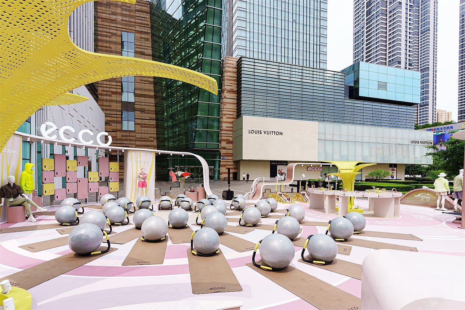 城市户外主题快闪的空间叙事策略-ECCO TOPIA 全国巡展沈阳站-肆墨设计（图ZMTU2OTY5ODg=） - 资讯 - 站酷设计师肆墨设计原创素材 - 站酷ZCOOL