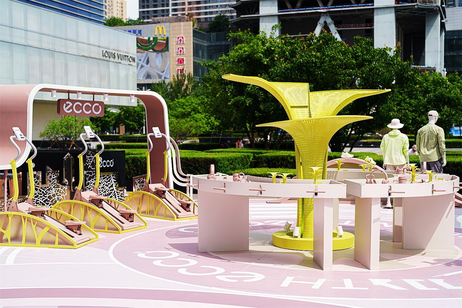 城市户外主题快闪的空间叙事策略-ECCO TOPIA 全国巡展沈阳站-肆墨设计（图ZMTU2OTY5ODQ=） - 资讯 - 站酷设计师肆墨设计原创素材 - 站酷ZCOOL