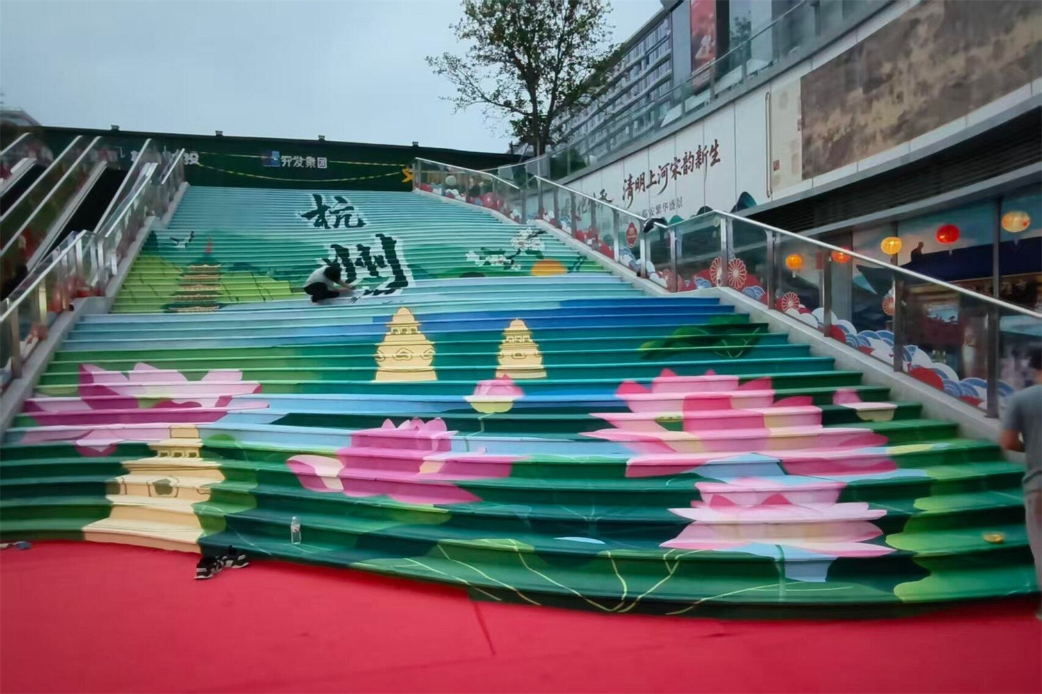 告别千街一面：商业街区美陈设计如何用“场景力”激活在地商业-肆墨设计（图ZMTU2OTk3NDA=） - 资讯 - 站酷设计师肆墨设计原创素材 - 站酷ZCOOL