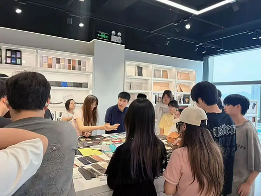 在与百余名高校教师聊过后,我们发现了未来设计的新出路