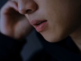 这个世界没纯粹的恨与爱更多的是一半一半