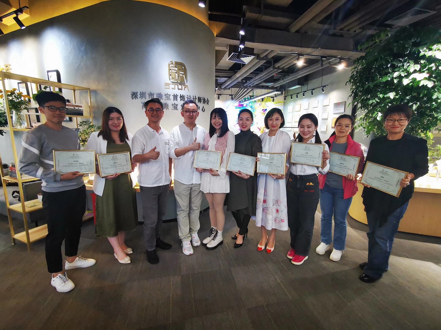 珠宝设计师尹炜 ：优霓珠宝设计学堂创始人介绍（图ZMTU3NDEyMzY=） - 观点 - 站酷设计师优霓珠宝设计原创素材 - 站酷ZCOOL