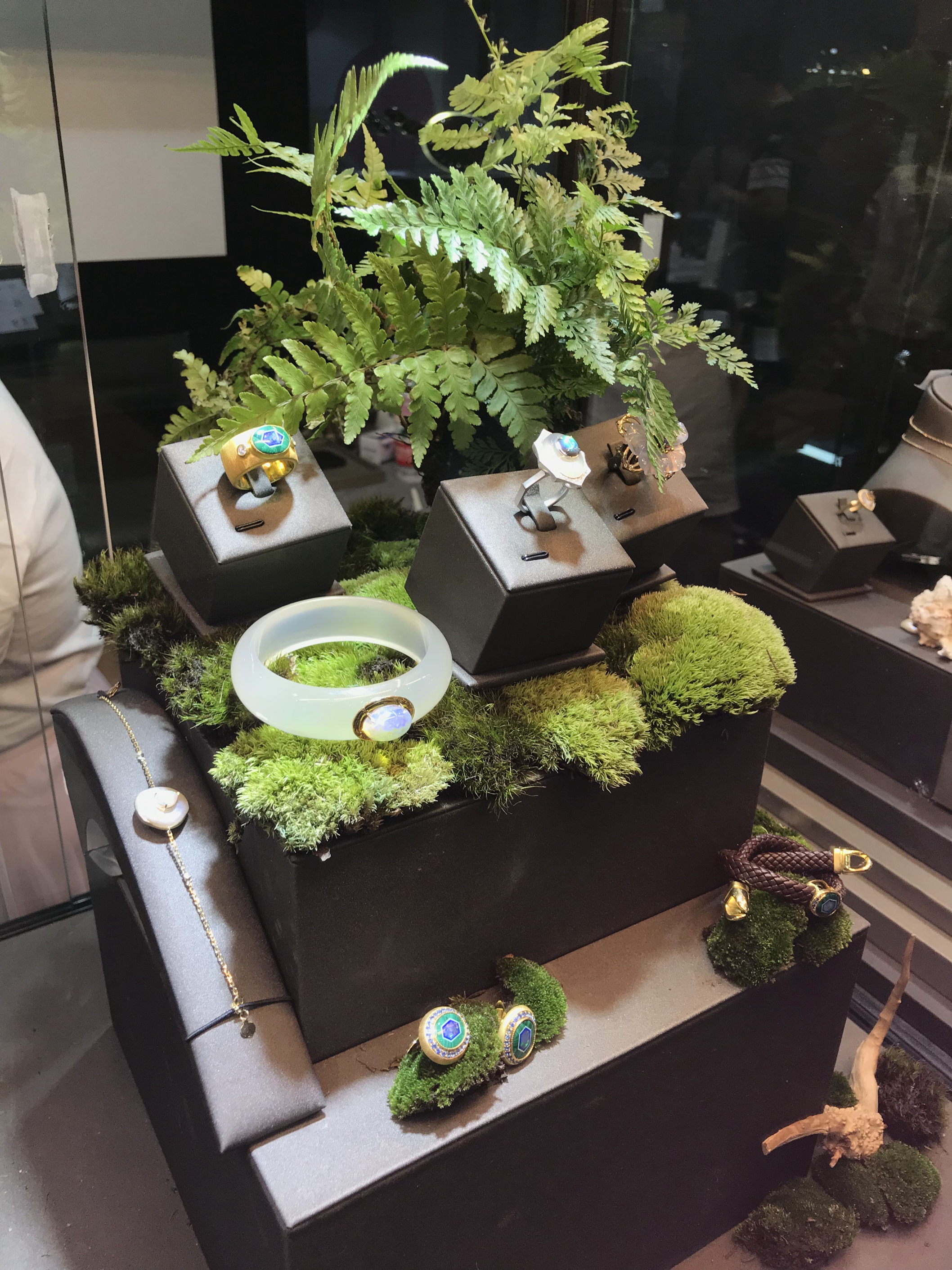 珠宝设计师尹炜 ：优霓珠宝设计学堂创始人介绍（图ZMTU3NDEyODA=） - 观点 - 站酷设计师优霓珠宝设计原创素材 - 站酷ZCOOL
