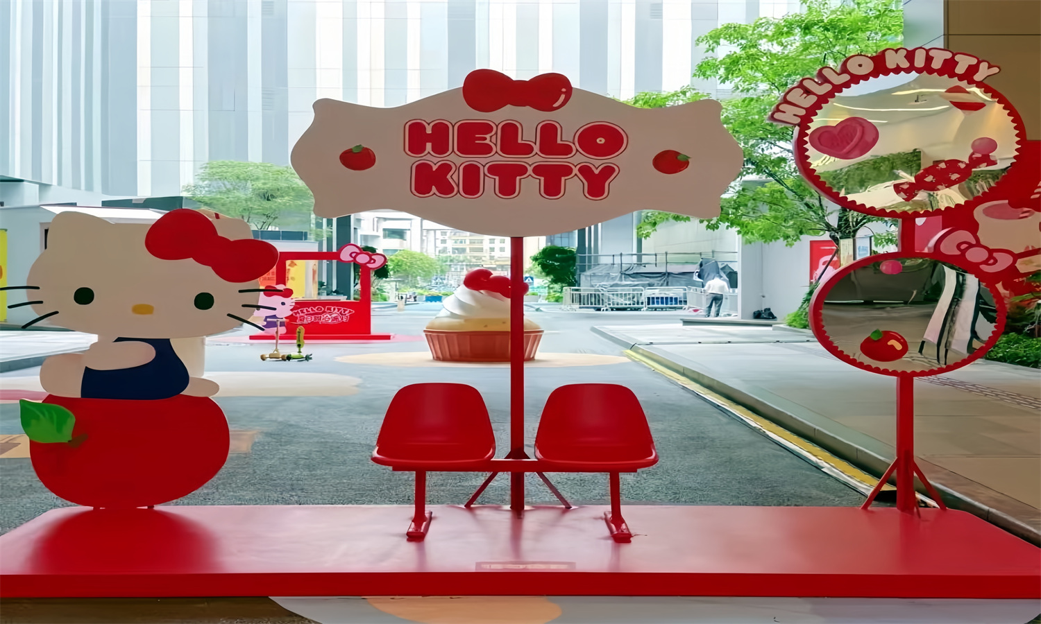 IP美陈成趋势：解析深圳大悦城 HelloKitty首展设计逻辑-肆墨设计（图ZMTU3NTcyNzI=） - 观点 - 站酷设计师先锋策划设计汇原创素材 - 站酷ZCOOL