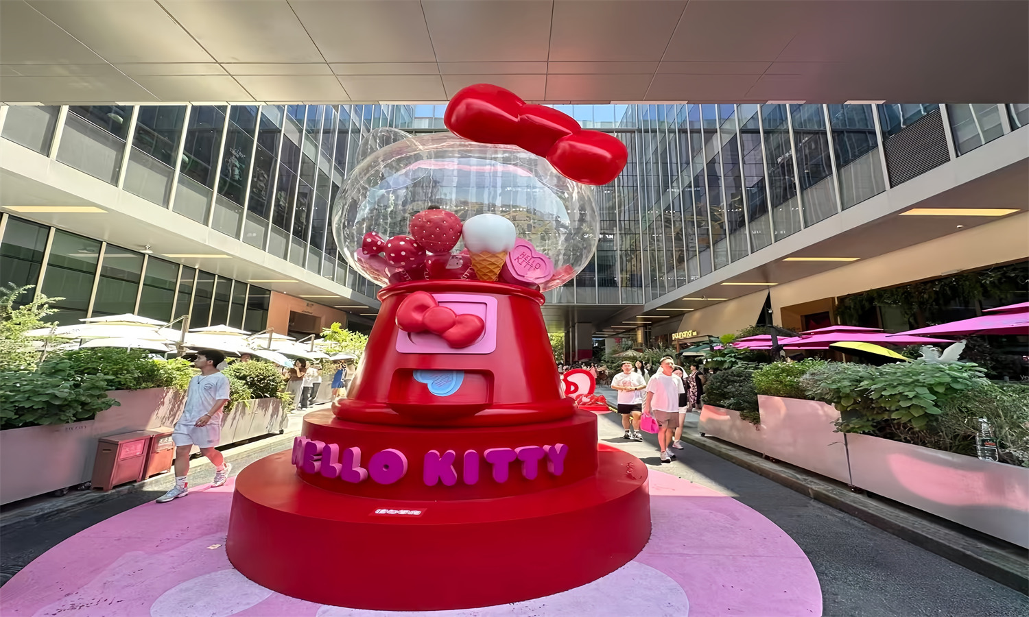 IP美陈成趋势：解析深圳大悦城 HelloKitty首展设计逻辑-肆墨设计（图ZMTU3NTcyODg=） - 观点 - 站酷设计师先锋策划设计汇原创素材 - 站酷ZCOOL