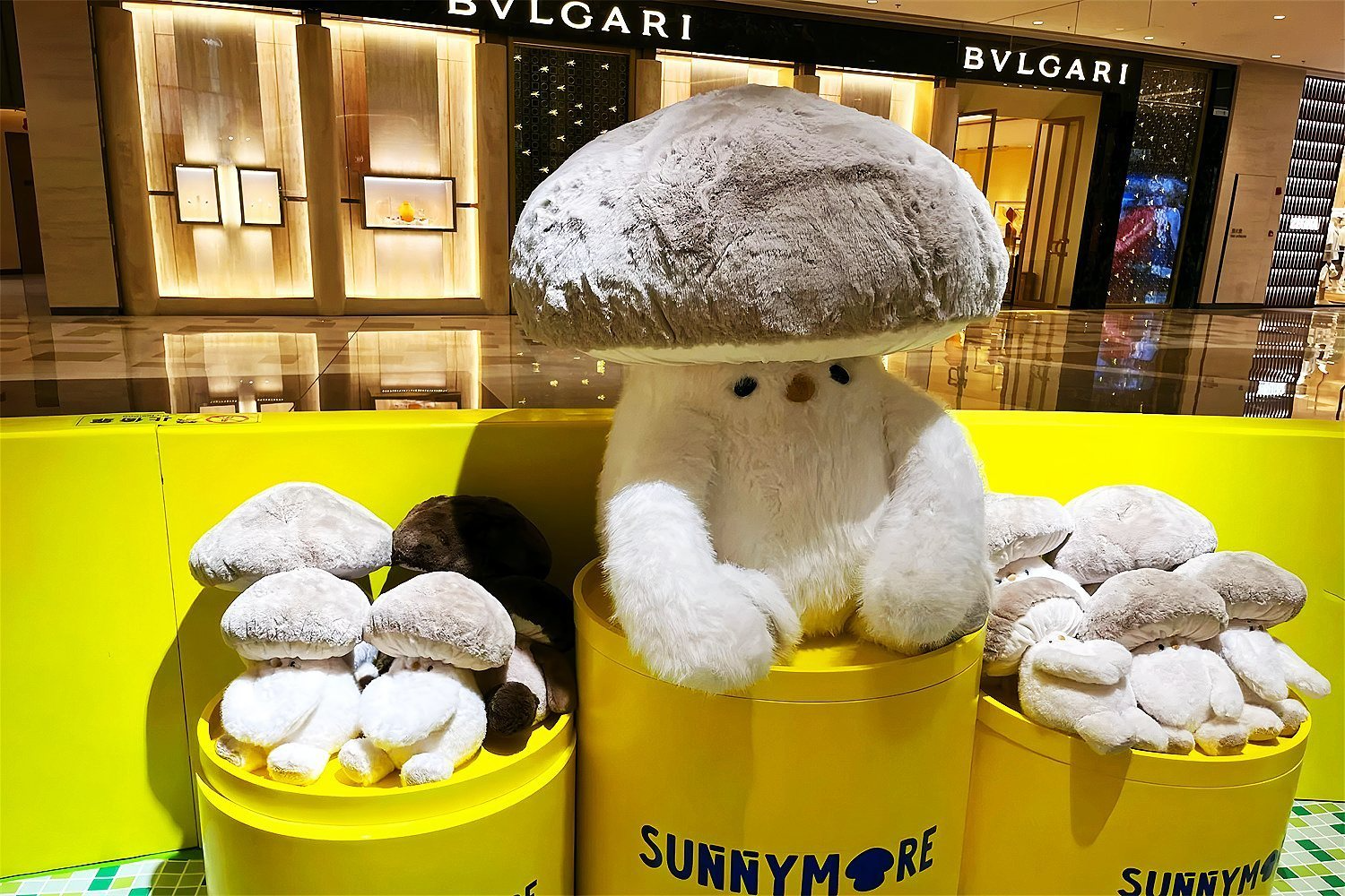 昆明恒隆广场 SUNNYMORE 主题快闪美陈设计深度解析-肆墨设计（图ZMTU3NjY0MDA=） - 资讯 - 站酷设计师肆墨设计原创素材 - 站酷ZCOOL