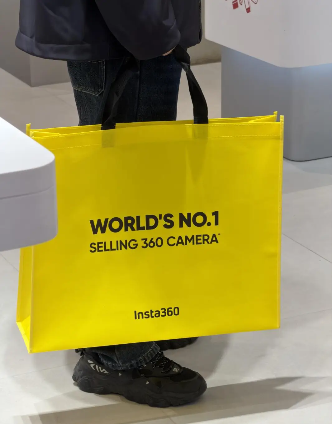 科技企业做品牌90% 踩过的误区：出海企业国内外两套品牌视I觉，割裂品牌认知（图ZMTU3Njg5ODQ=） - 观点 - 站酷设计师意识形体原创素材 - 站酷ZCOOL