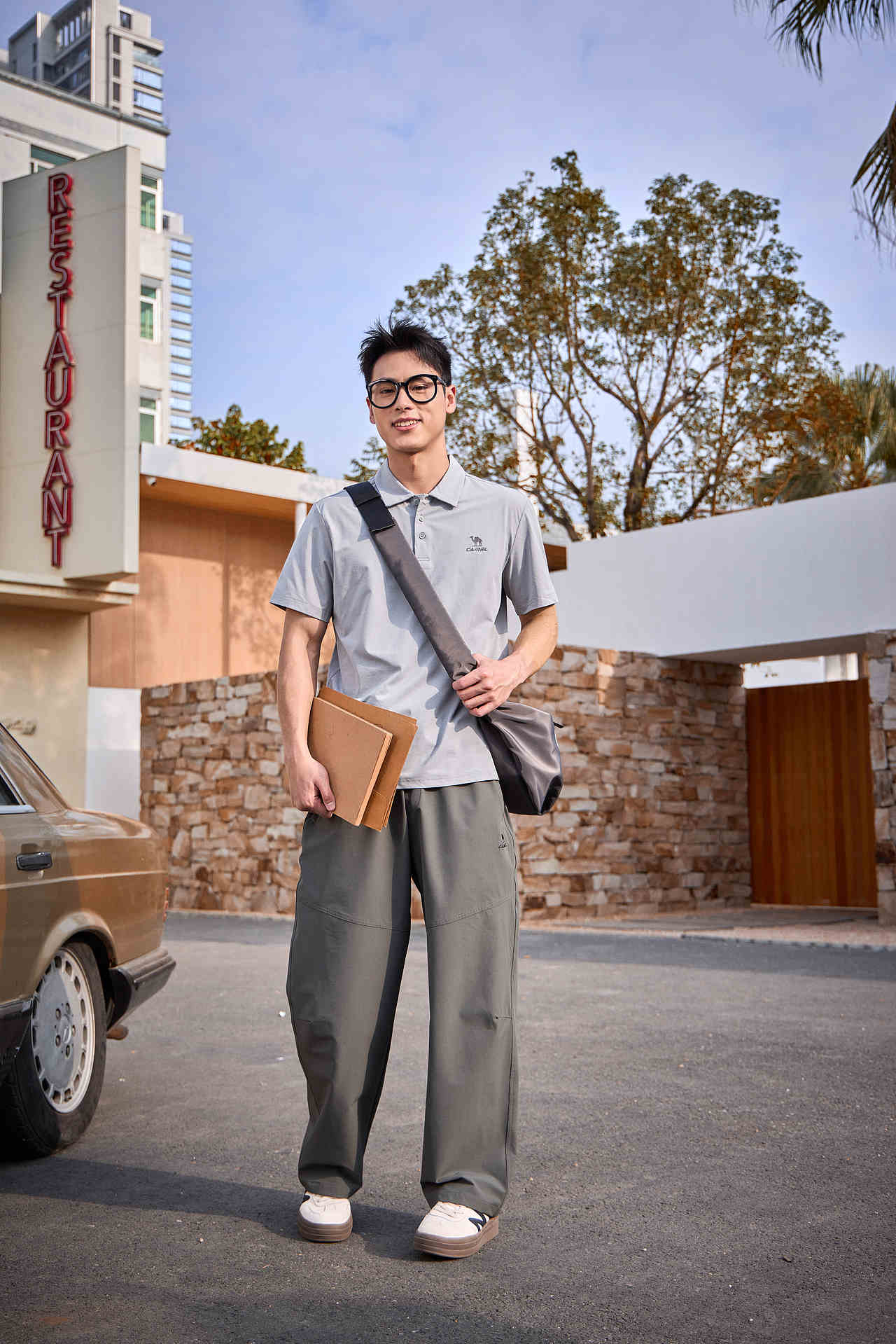 骆驼 城市轻户外｜随性穿搭，自在如风（图ZNDEwMzE1Nzgw） - 人像摄影 - 站酷设计师JaKe杰原创素材 - 站酷ZCOOL