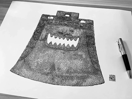 文物钢笔插画｜大洋遗珍•目雷纹方内青铜钺
