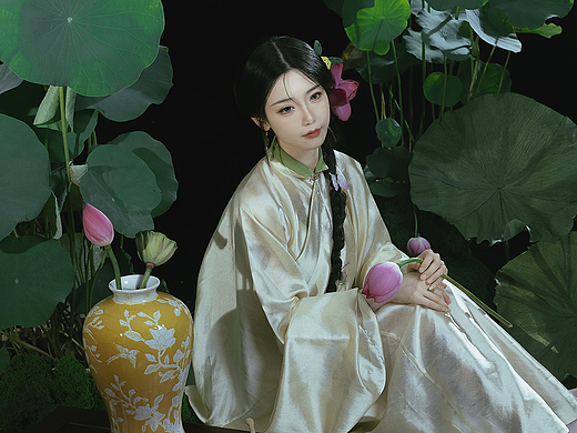 时间的泪眼撕去我伪装