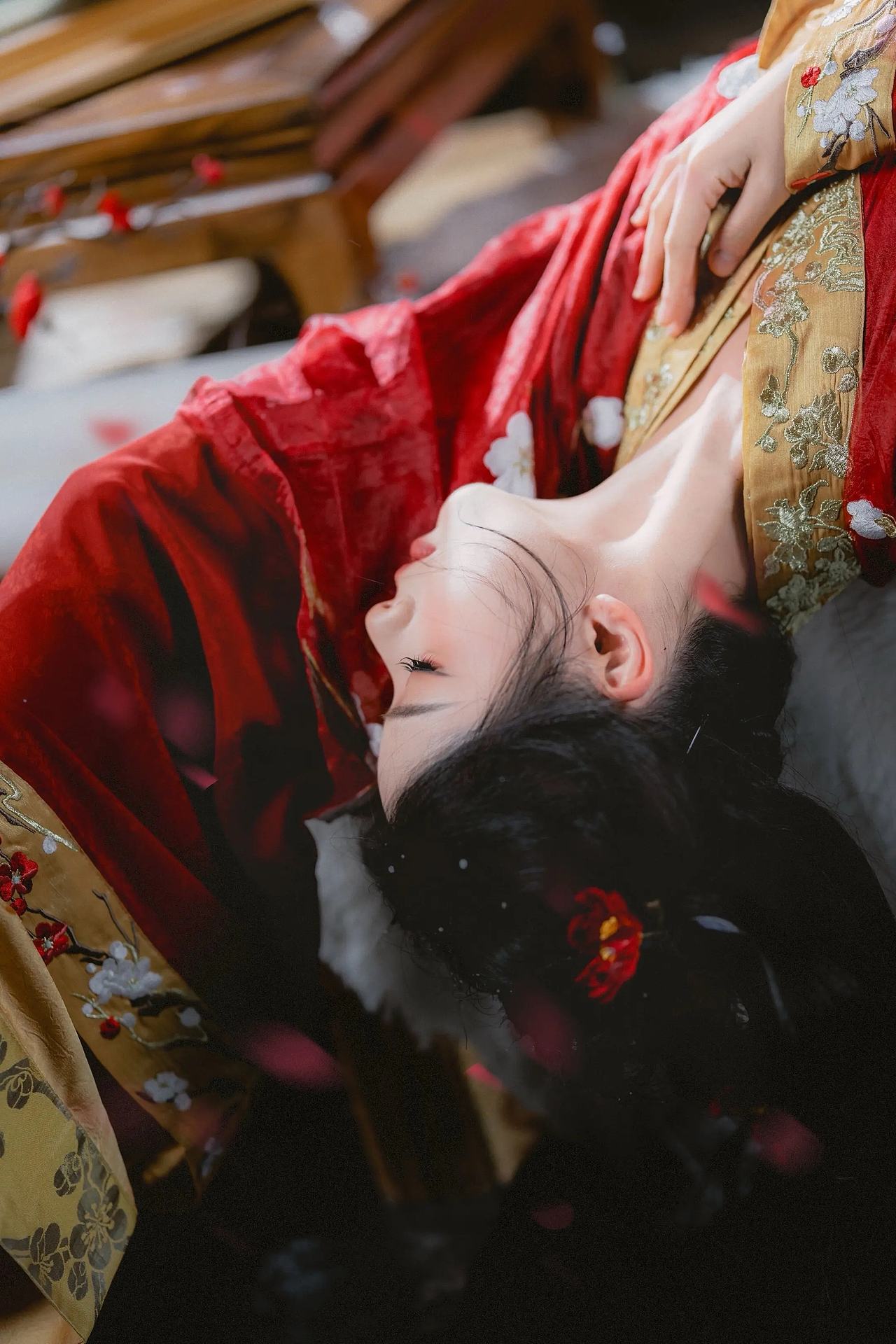 落梅雪乱 人像摄影（图ZNDEwNzM1OTY4） - 人像摄影 - 站酷设计师不会拍照的设计狮原创素材 - 站酷ZCOOL