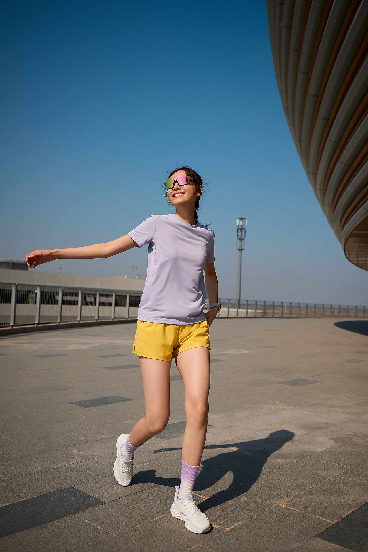 晴空为伴，自在运动 / 骆驼伴你享受运动（图ZNDEwNzk0MDI0） - 人像摄影 - 站酷设计师JaKe杰原创素材 - 站酷ZCOOL