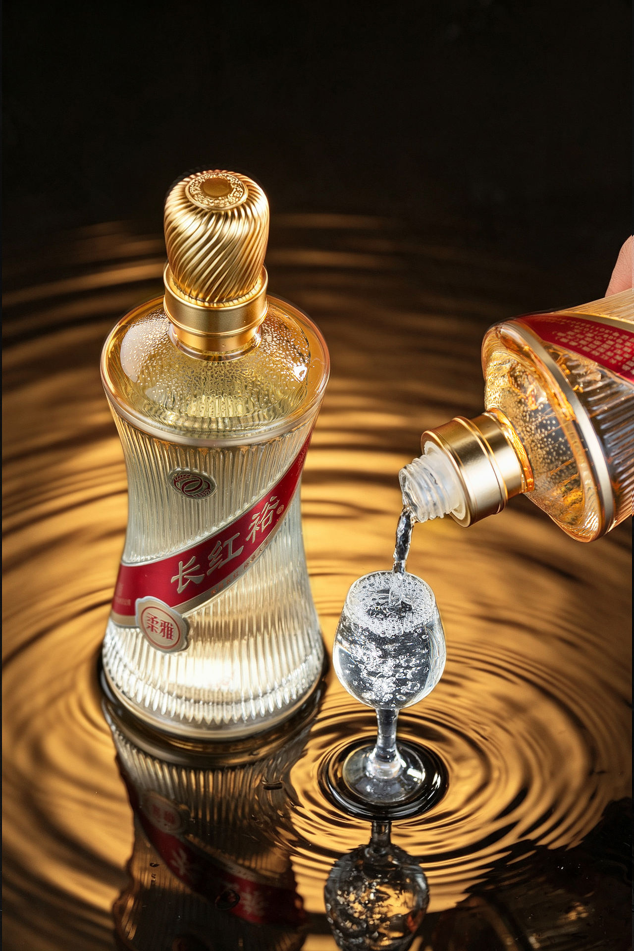 长红裕·柔雅43度白酒拍摄（图ZNDEwODAxMDM2） - 产品摄影 - 站酷设计师郝神奇丶原创素材 - 站酷ZCOOL