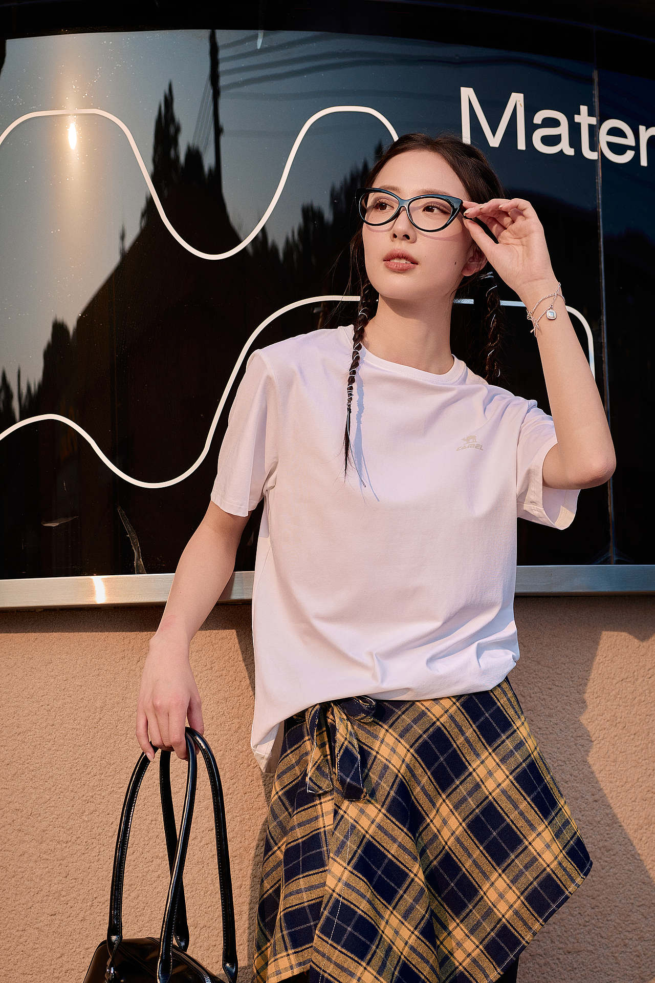骆驼｜夏日街头，自在随性（图ZNDEwODcyMTAw） - 人像摄影 - 站酷设计师JaKe杰原创素材 - 站酷ZCOOL