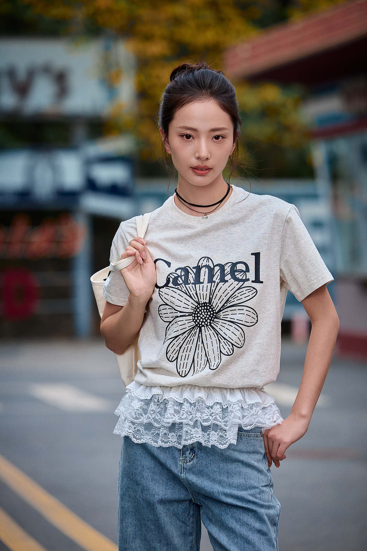 骆驼｜清爽白T，自在城市漫游（图ZNDEwODc0MDIw） - 人像摄影 - 站酷设计师JaKe杰原创素材 - 站酷ZCOOL