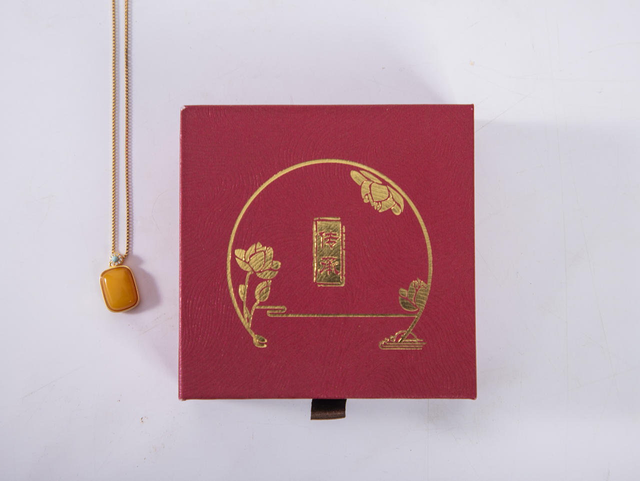 有间|珩钻天然蜜蜡吊坠（图ZNDExMTk4NTEy） - 产品摄影 - 站酷设计师有间图片社原创素材 - 站酷ZCOOL