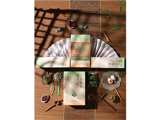 落地的一款敦煌古风包装设计礼盒