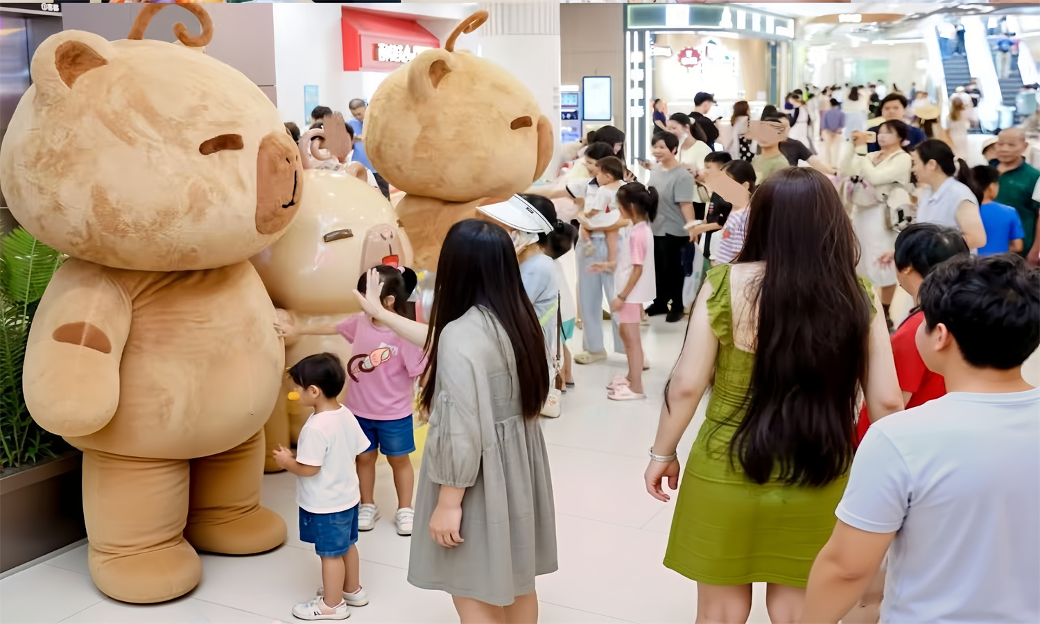 松弛感美陈如何做？珠海城市阳台卡皮巴拉快闪首展拆解-肆墨设计（图ZMTU4ODQyNDQ=） - 观点 - 站酷设计师新锐策展设计圈原创素材 - 站酷ZCOOL