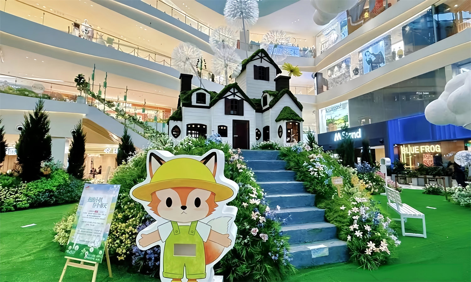 高端商场美陈设计如何“去堆砌化”？用低密度高级感提升会员粘性-肆墨设计（图ZMTU4ODQ0MjQ=） - 观点 - 站酷设计师先锋策划设计汇原创素材 - 站酷ZCOOL