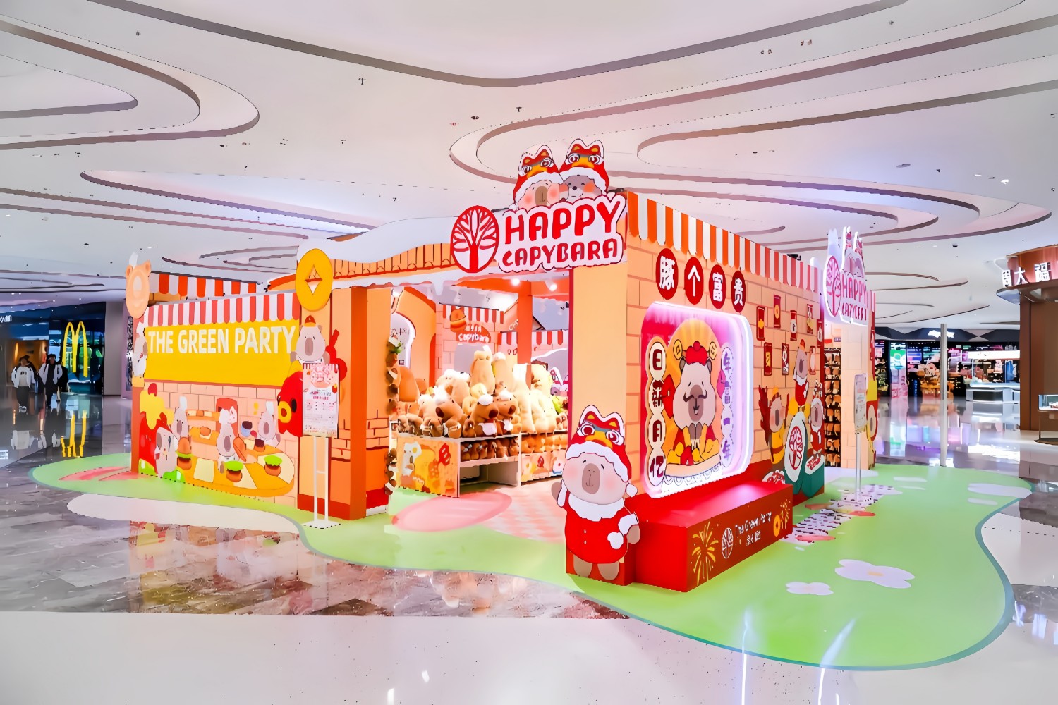 商场美陈与快闪店联动设计：如何实现 1+1>2 客流效应？肆墨设计（图ZMTU5MDg3NzI=） - 观点 - 站酷设计师新锐策展设计圈原创素材 - 站酷ZCOOL
