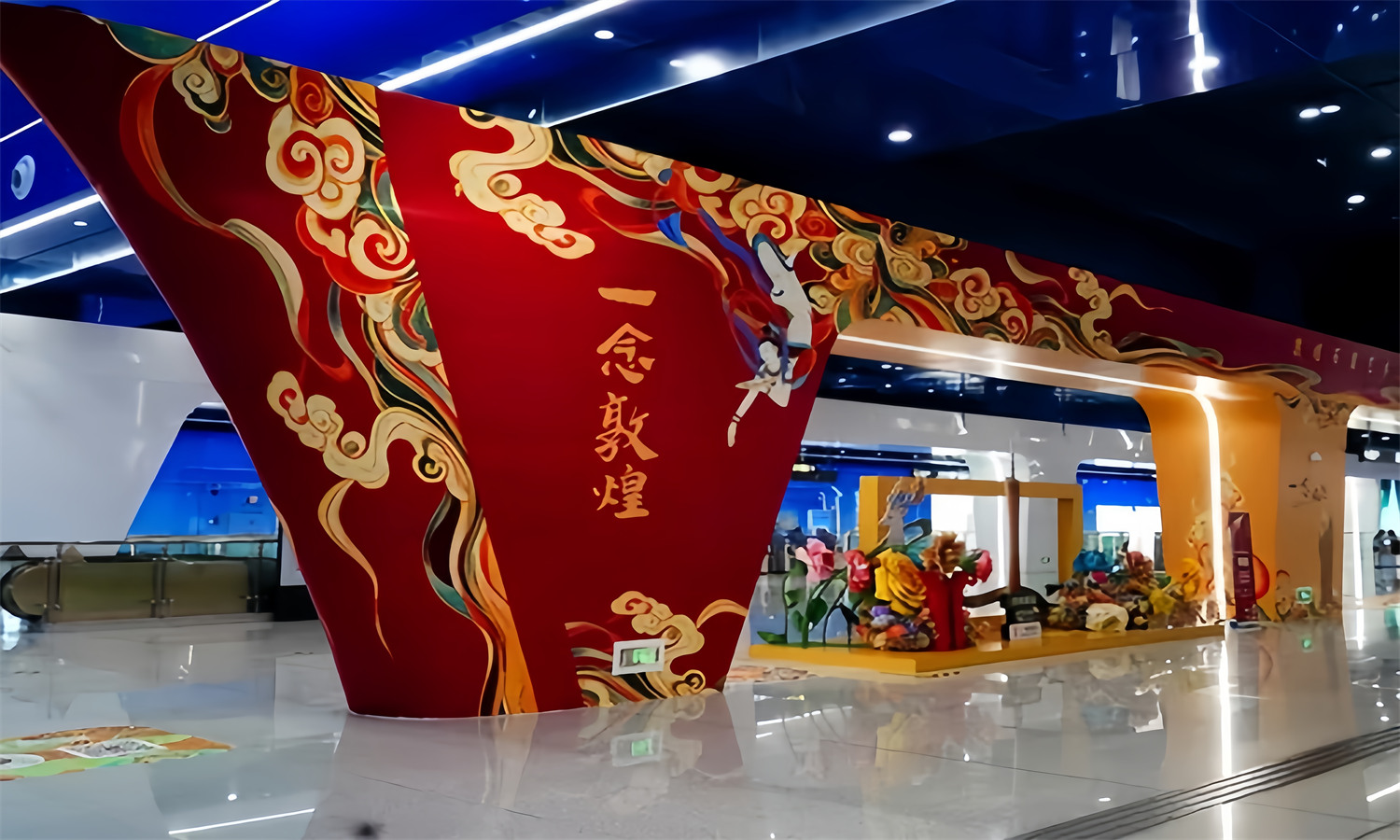 国庆商场美陈设计如何抢占黄金周流量？节庆营销日历+在地文化双打法-肆墨设计（图ZMTU5MjUyNDg=） - 资讯 - 站酷设计师肆墨美陈公司原创素材 - 站酷ZCOOL