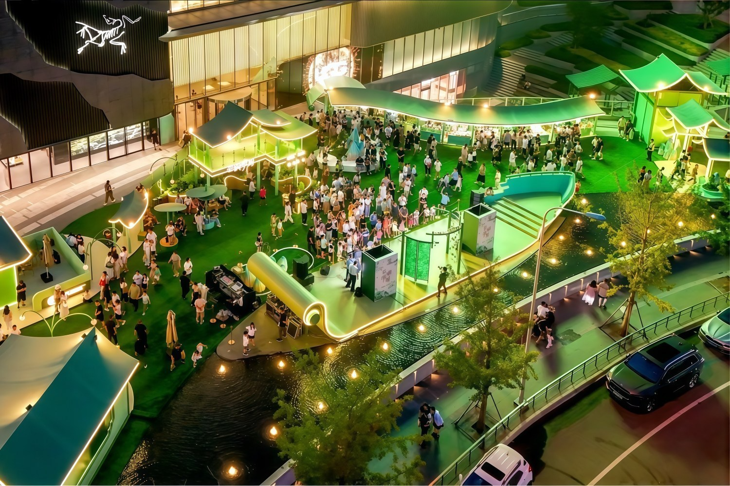 街区美陈|从新宠到标配：慢闪街区美陈设计如何兼顾颜值与运营？肆墨设计（图ZMTU5Mzk0ODA=） - 资讯 - 站酷设计师肆墨设计原创素材 - 站酷ZCOOL