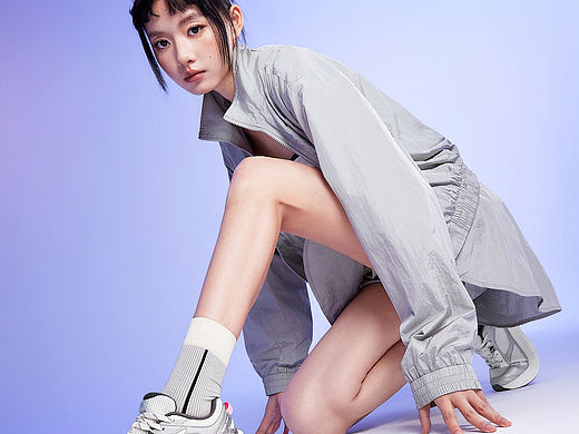 一组千禧女鞋拍摄